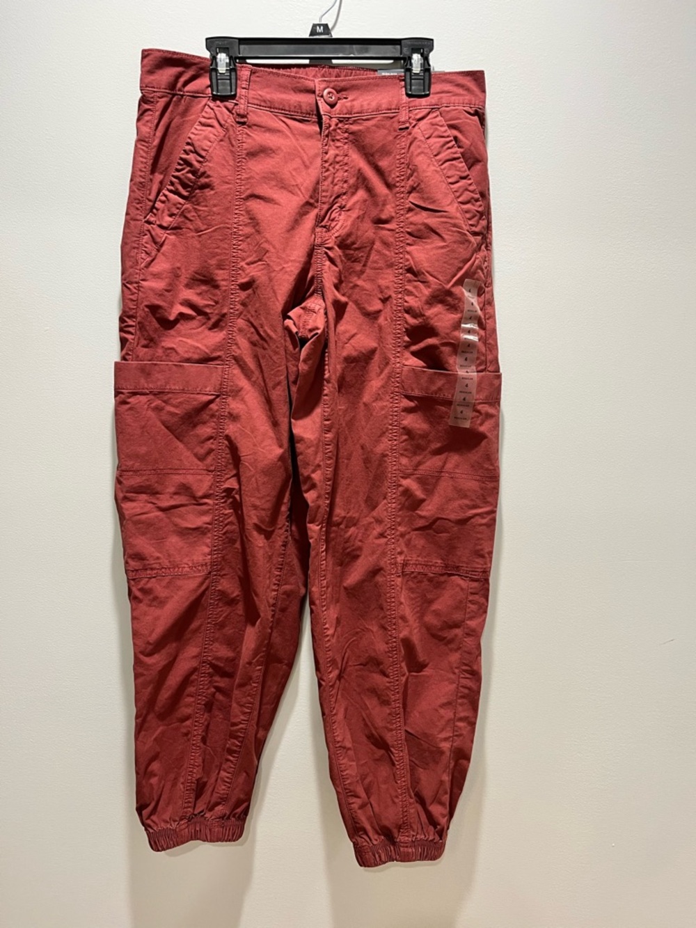 NWT American Eagle Snappy Stretch High-Waisted Baggy Cargo Joggers Red Size 4